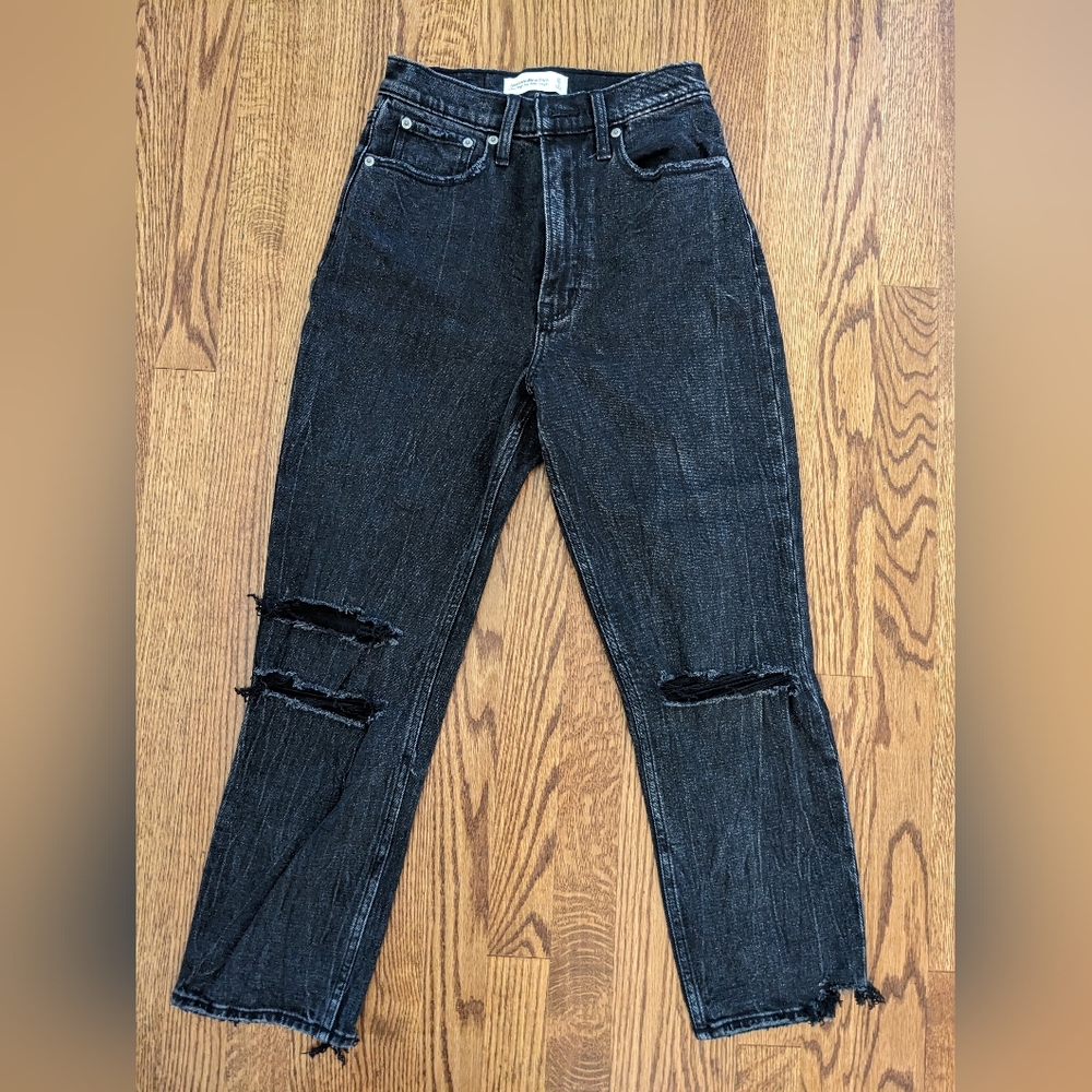 Abercrombie Curve Love Ultra High Rise Ankle Straight Jeans